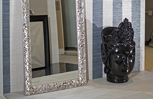 Ambiente alternativo com azulejos Porcelanosa e peças Mobarq