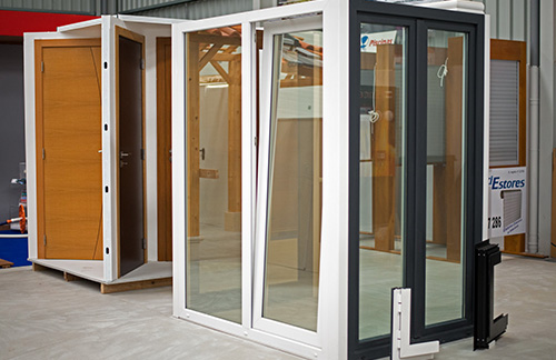 Caixilharia em PVC e Alumínios Carvalho Martins